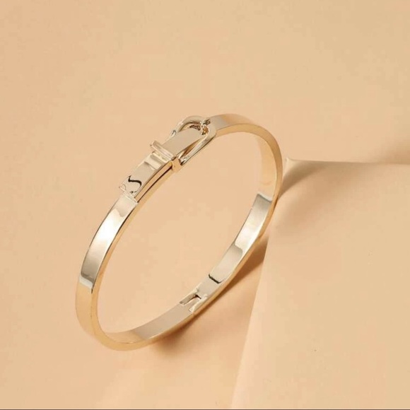 3/$30 💛 Belt Buckle Bracelet - Picture 2 of 4